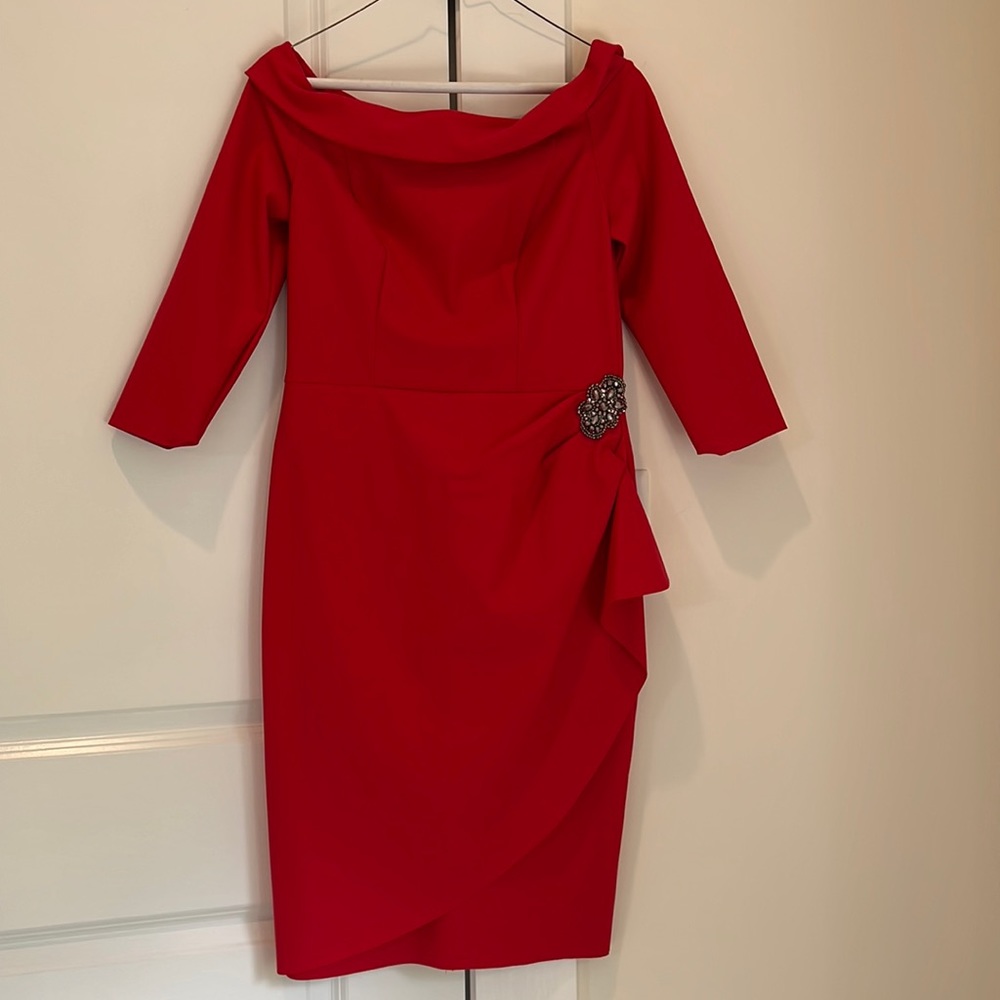 Alex Evenings red dress.   Elegant dress with a brooch.   Only wore once.